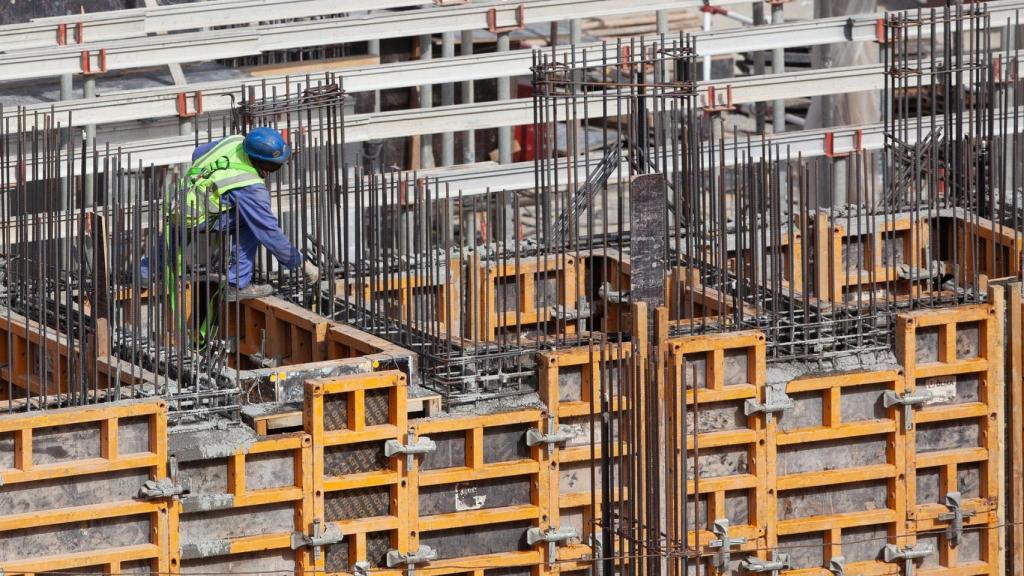 Un trabajador en una obra.