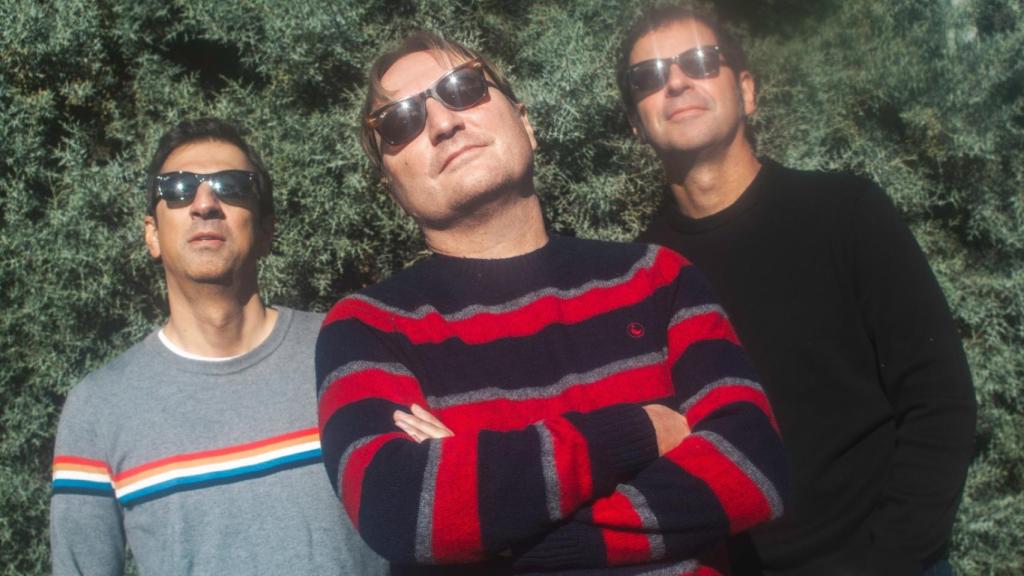 Los miembros de Airbag (Pepillo, Adolfo y José), en una imagen reciente.