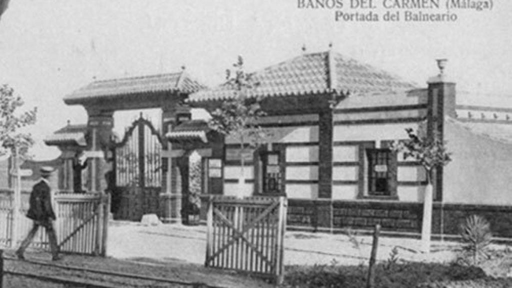 Entrada histórica a los Baños del Carmen.