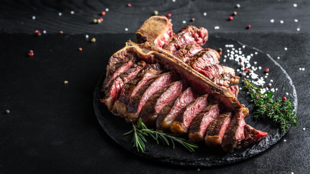 Los trucos para freír un chuletón perfecto en casa.