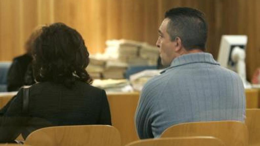 Karpov', responsable de la formación de los comandos de ETA , en un momento del juicio, al lado de Nieves Sánchez del Arco