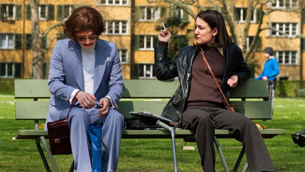 Joel Basman y 	Marie Leuenberger protagonizan 'Pájaros enjaulados'