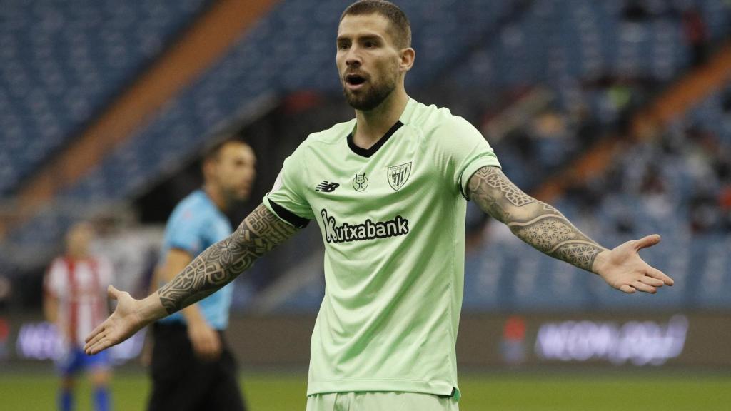 Iñigo Martínez, en un partido del Athletic Club de la temporada 2021/2022