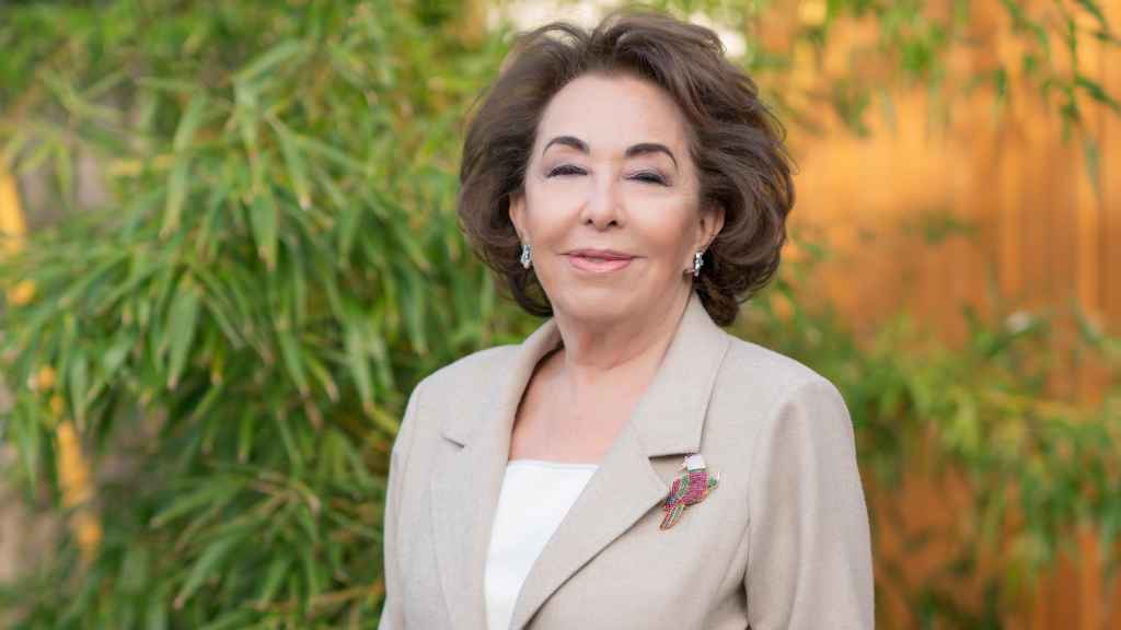 Carmen Navarro en el jardín zen de su nuevo centro en Pozuelo.