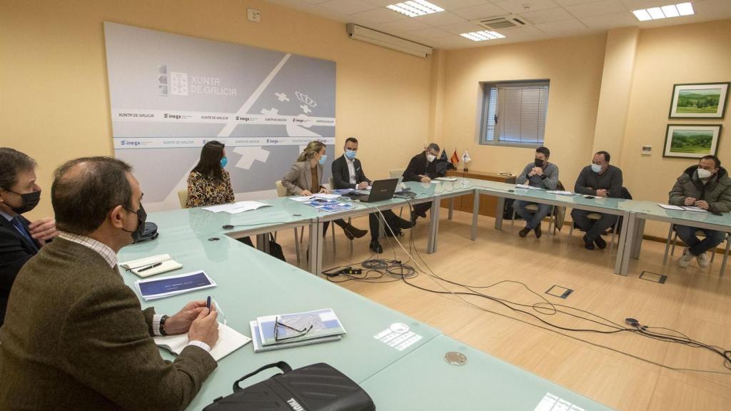 La directora xeral de Planificación Enerxética e Recursos Naturais, Paula Uría, se reúne unha con el comité de empresa de Alu Ibérica y la administración concursal.