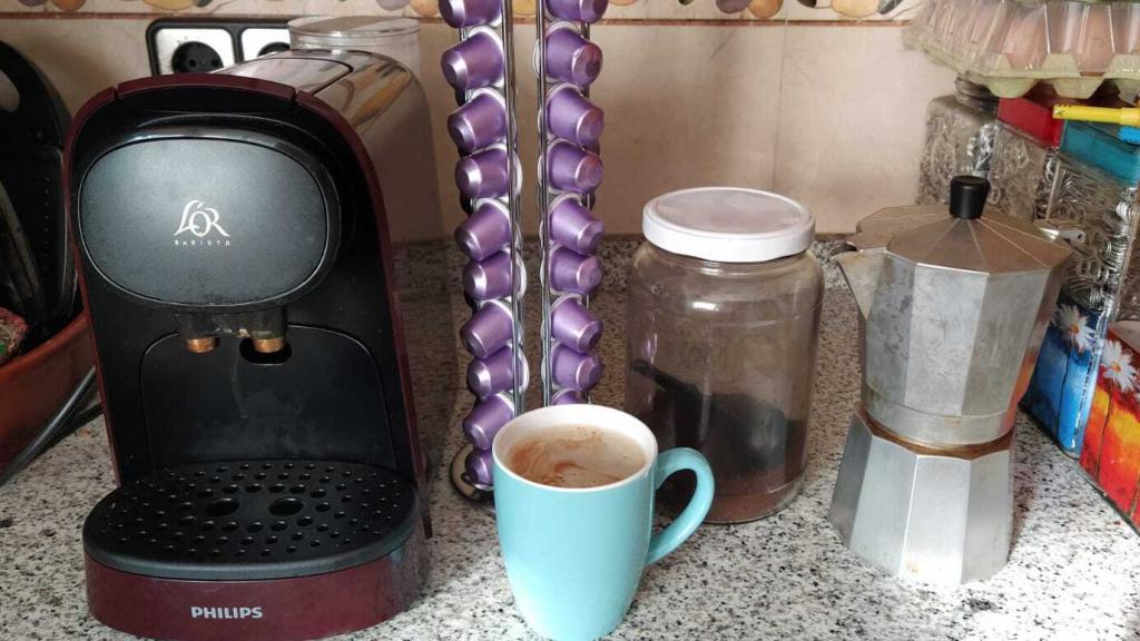 Para hacer café, se ha usado una cafetera italiana en lugar de una máquina de cápsulas de plástico.