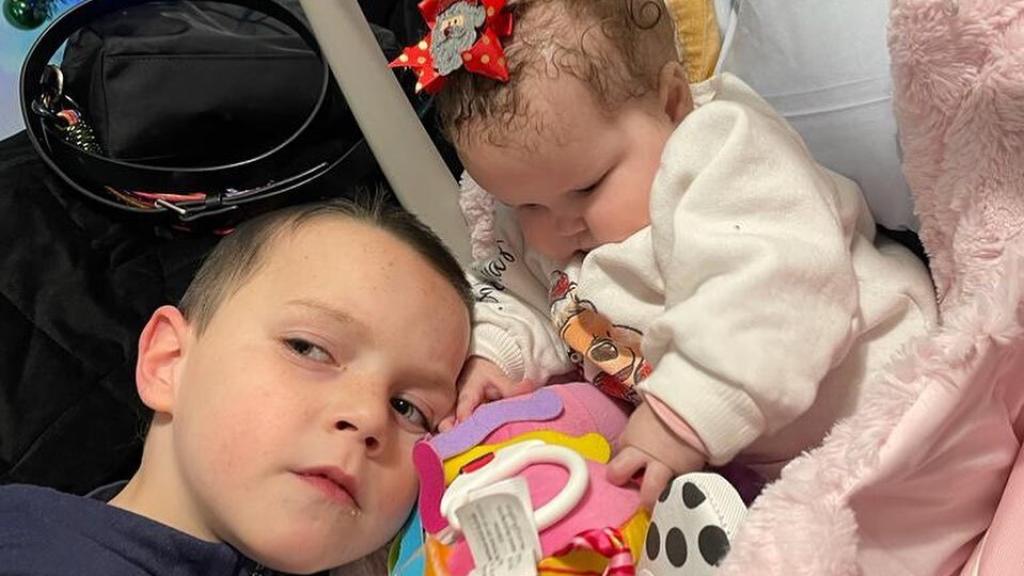 Sebastián y Macarena, en casa.