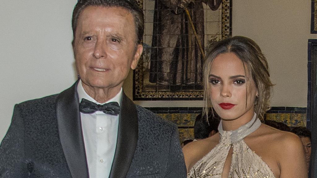 José Ortega Cano y su hija, Gloria Camila Ortega Mohedano, durante un acto público en 2019.