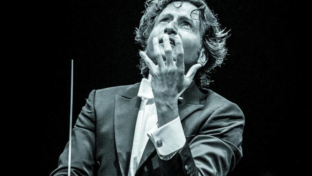 Gustavo Gimeno. Foto: Marco  Borggreve