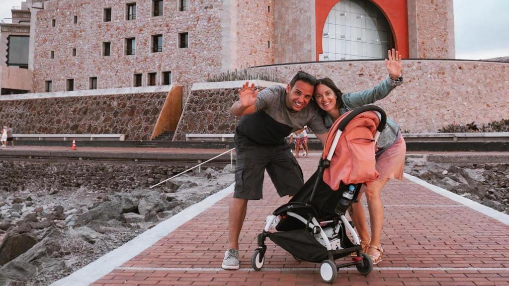 Los coruñeses Isaac Martín y Paula Bello del blog de viajes Chavetas.