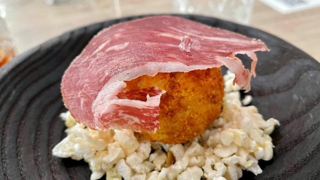 La reina de las croquetas, la del restaurante Cañitas Maite en Casas Ibáñez (Albacete).