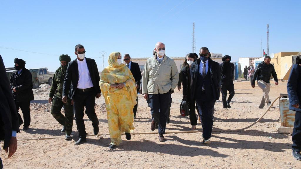 Staffan de Mistura visita el campo de refugiados de Smara en Tinduf.