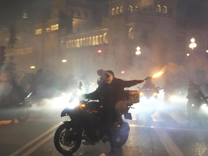 Miriam Chacón / ICAL . Tradicional desfile de antorchas de la concentración Pingüinos 2022 para reconocer a los motores fallecidos