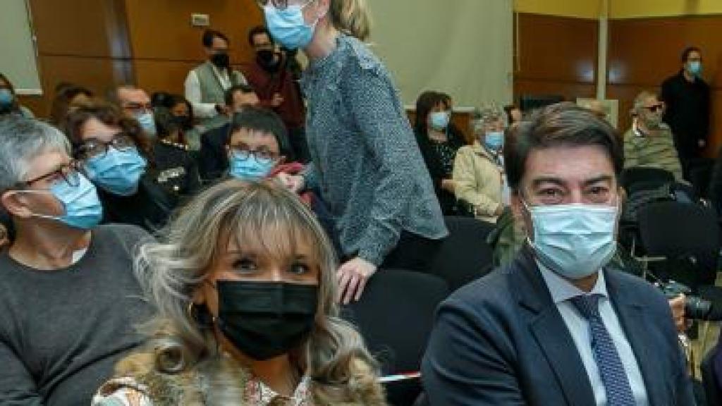 El alcalde de Alicante, Luis Barcala, y la vicealcaldesa, Mari Carmen Sánchez.