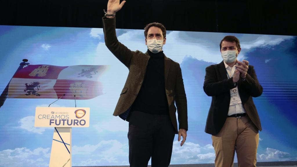 Campillo / ICAL . El secretario general del Partido Popular, Teodoro García Egea, inaugura el XIV Congreso autonómico del PP de Castilla y León. Junto a él, el presidente del partido en Castilla y León, Alfonso Fernández Mañueco