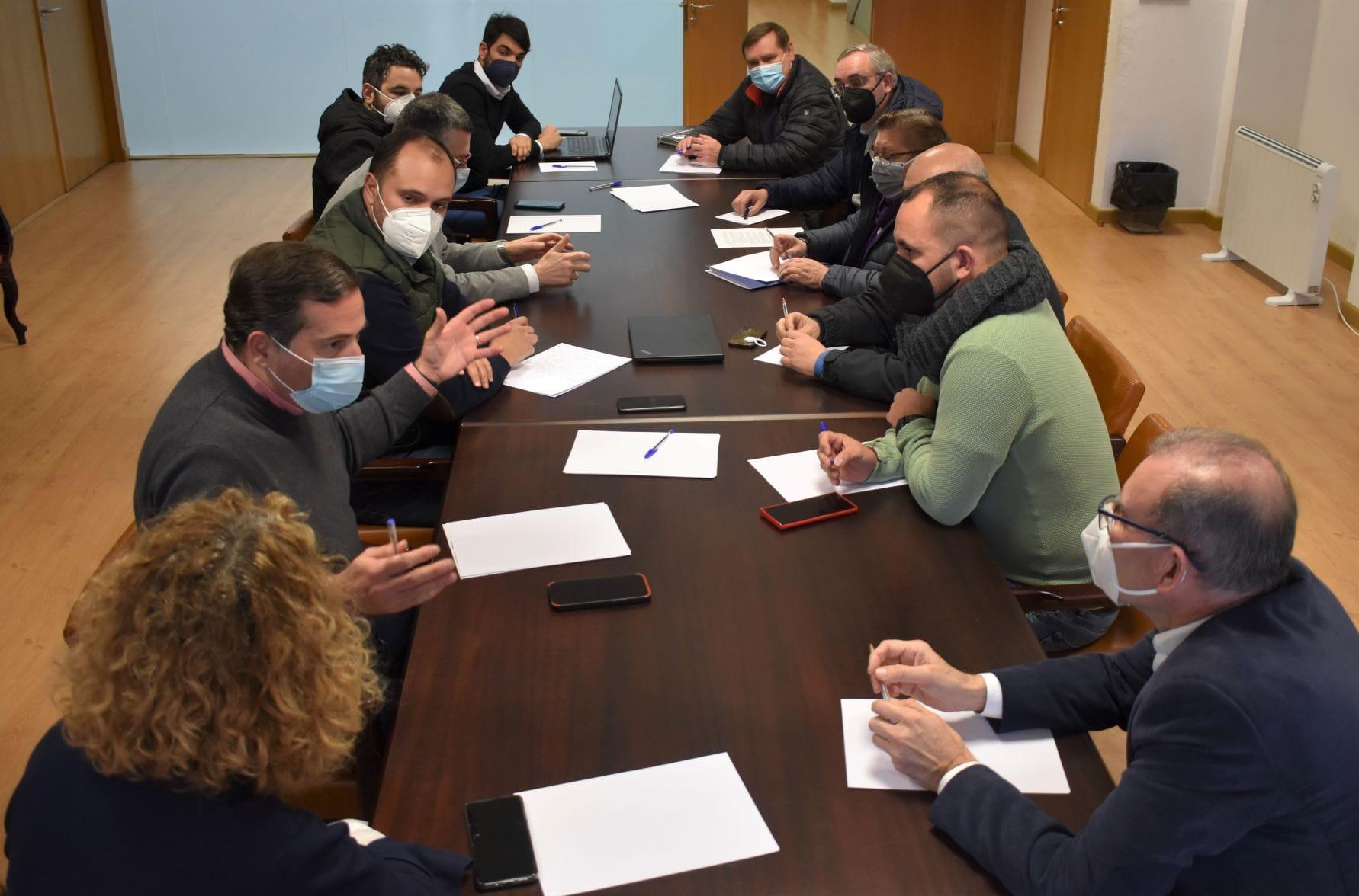 Reunión de representantes municipales concellos afectados. Foto: Pontedeume.