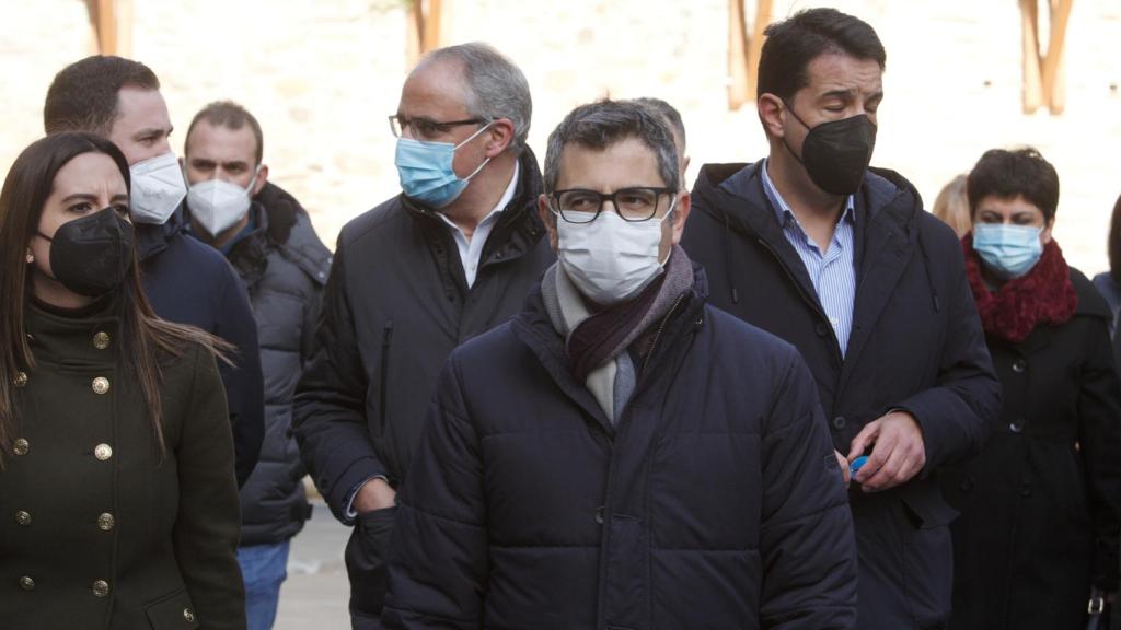 Bolaños durante su visita a Ponferrada junto a cargos del PSOECyL