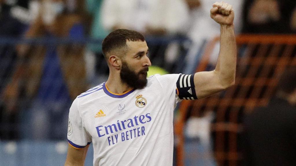 Karim Benzema celebra su gol al Athletic Club en la final de la Supercopa de España
