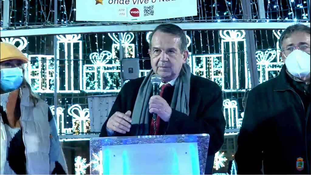 Abel Caballero, a punto de accionar el botón de apagado