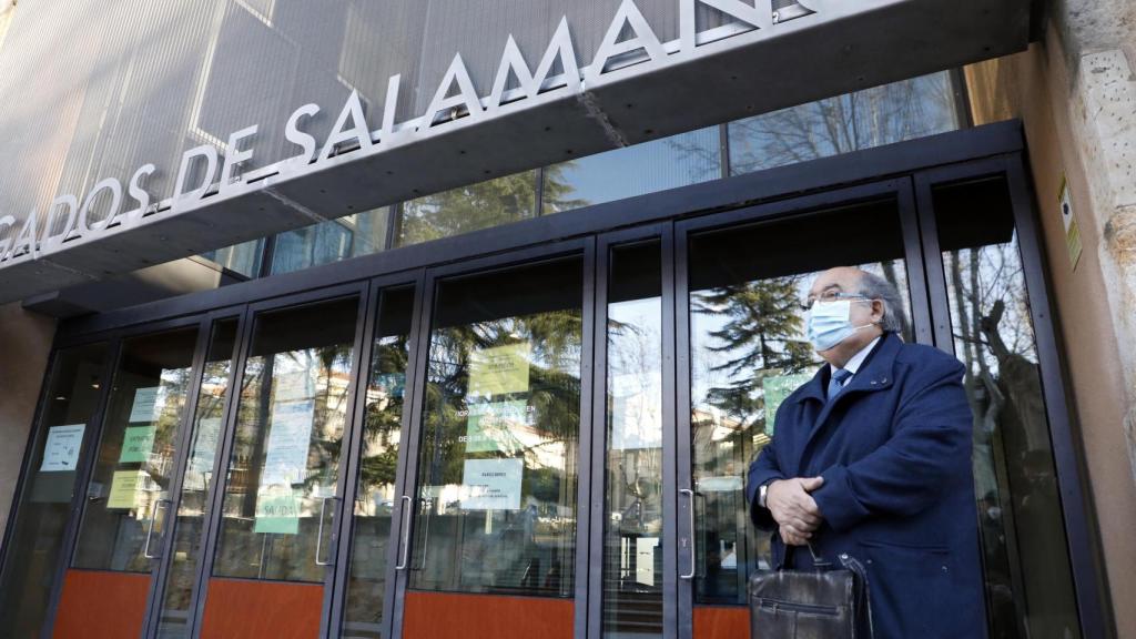 David Arranz  ICAL. Abogados y representantes del PP entran en el juzgado por el caso de las primarias en Cy (2)