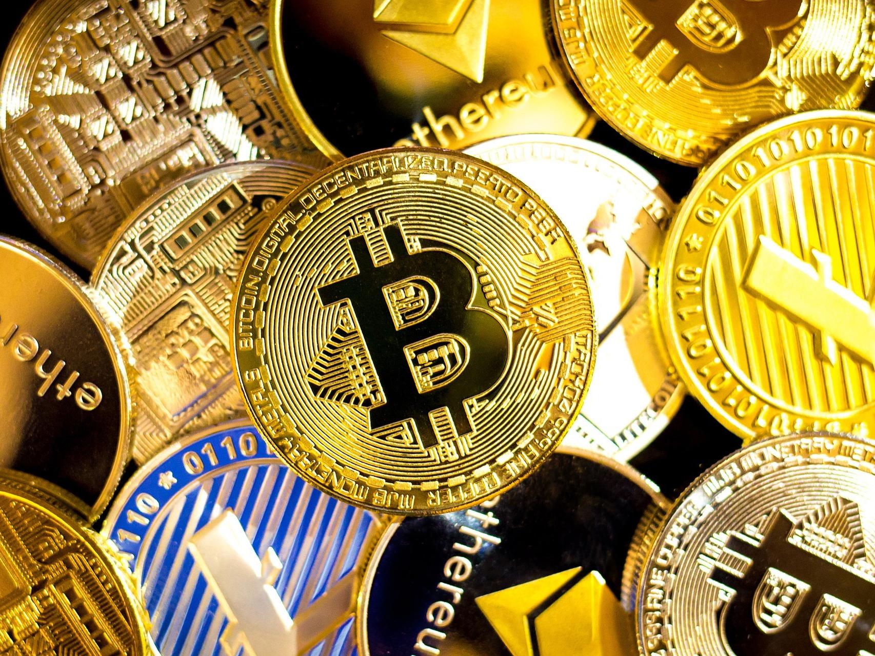 El bitcoin continúa cayendo sin freno camino al soporte de los 29.500  dólares