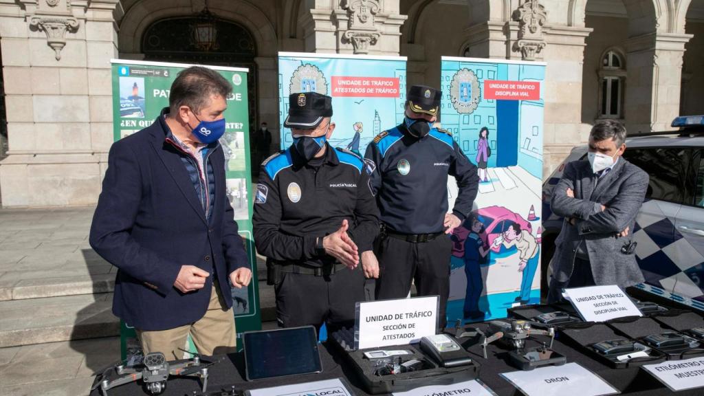 Presentación de los nuevos equipos de la Policía Local.