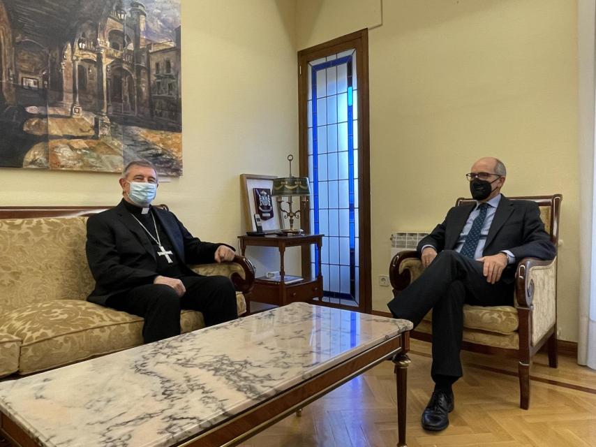 El nuevo obispo visita la Diputación