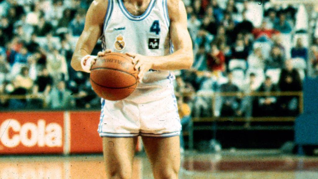 José Luis Llorente, durante un partido con el Real Madrid de baloncesto