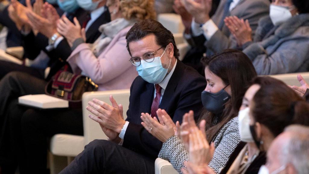 El consejero de Hacienda, Economía y Empleo de la Comunidad de Madrid, Javier Fernández-Lasquetty (i), también ha estado en el acto.