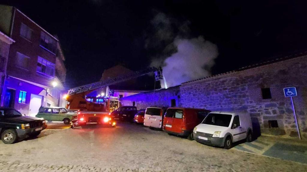 Incendio de una vivienda en la calle Barraco de Ávila