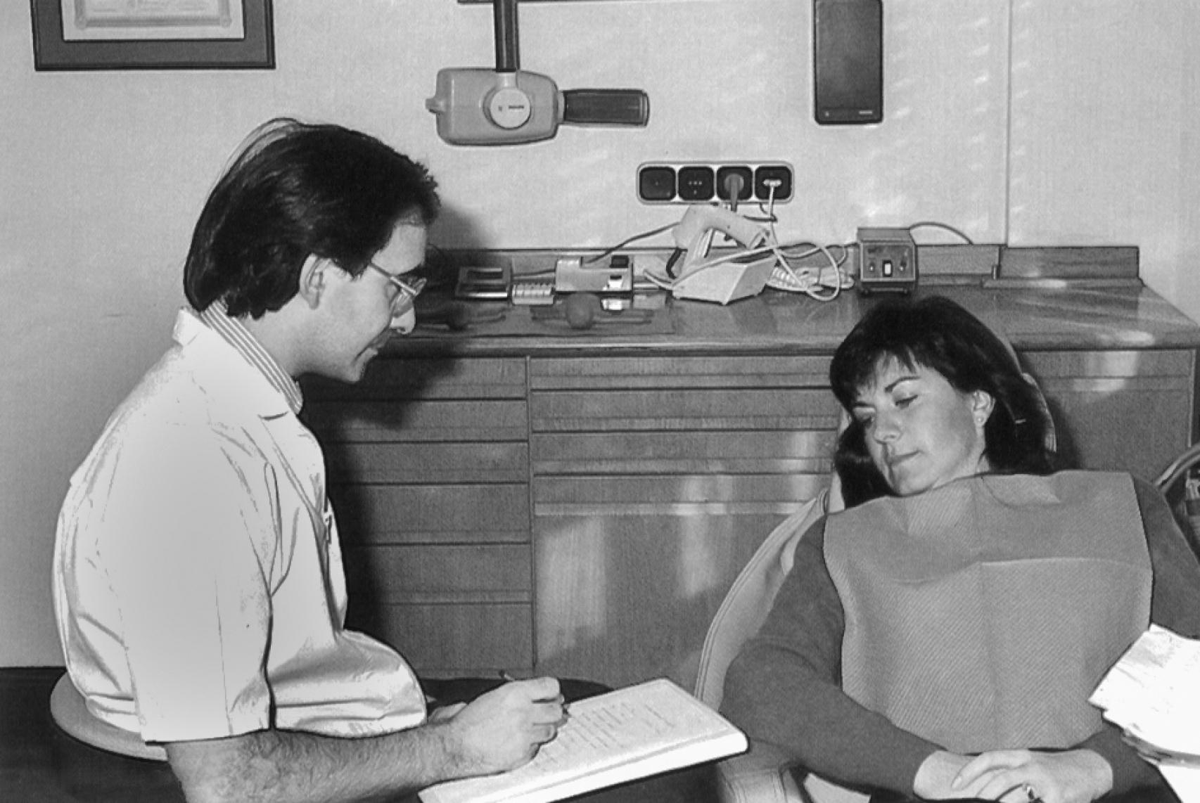 Eduardo Anitua, en su primera clínica en la época en la que descubrió el PRGF.