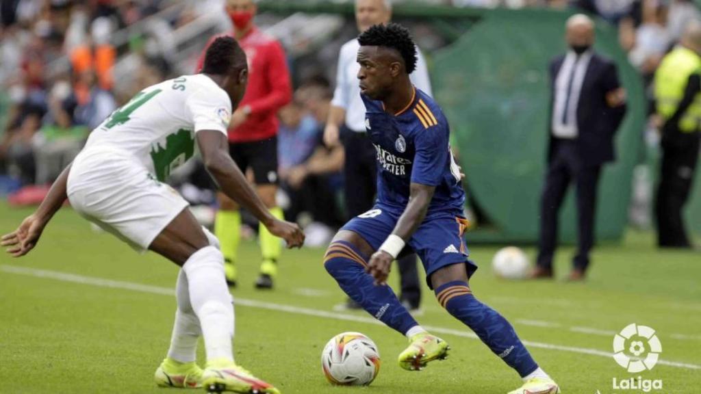 Vinicius ante Palacios.