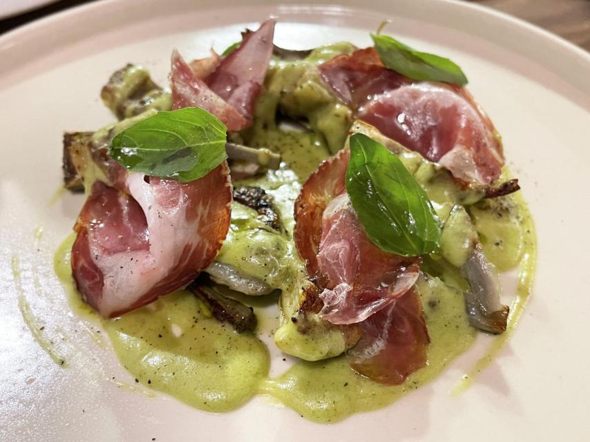 Alcachofas y crema de calabacín