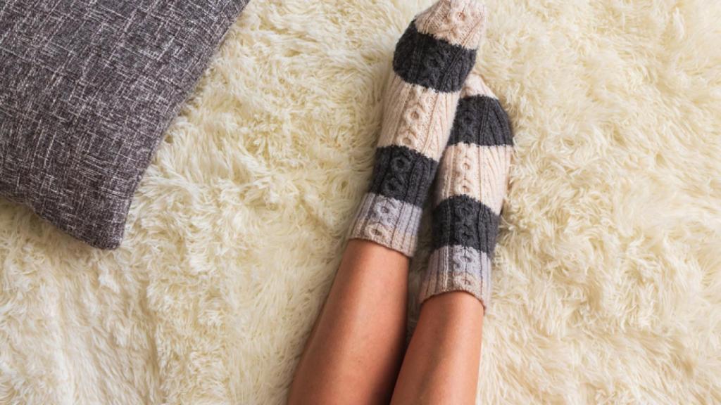 Trucos para eliminar las manchas y suciedad de una alfombra de pelo largo.