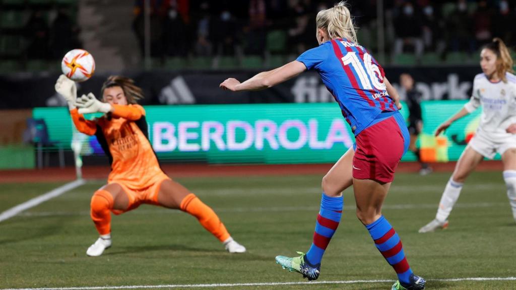 Parada de Misa Rodríguez a disparo de Fridolina Rolfö