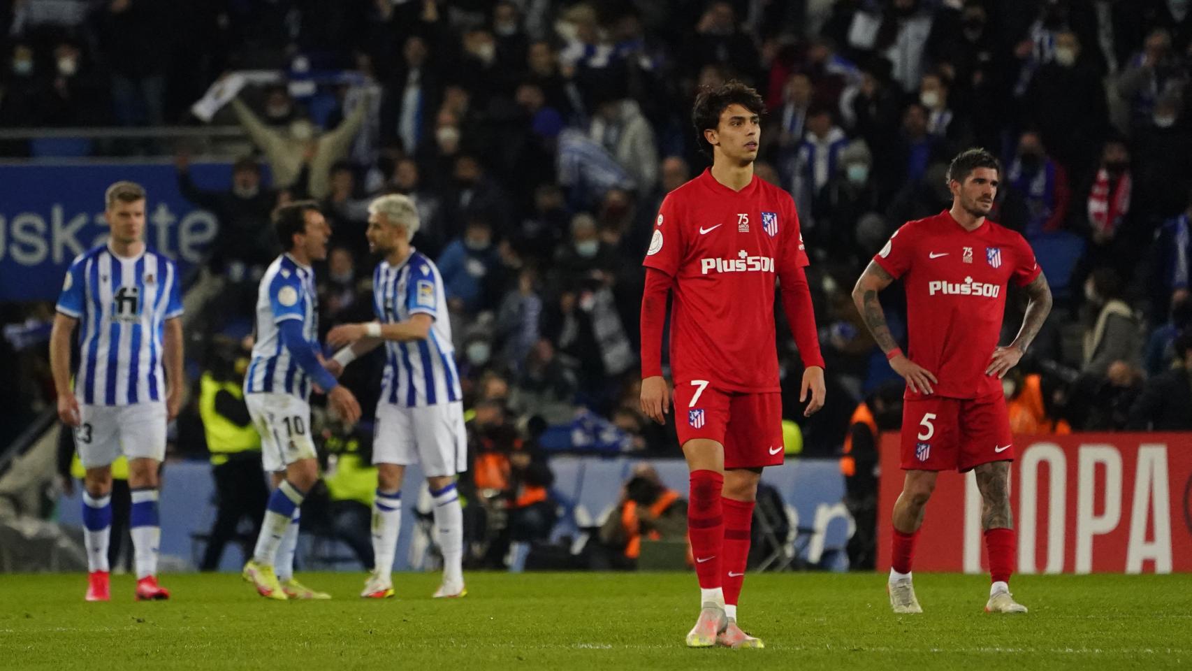 Reacción de los jugadores del Atlético al gol de Januzaj