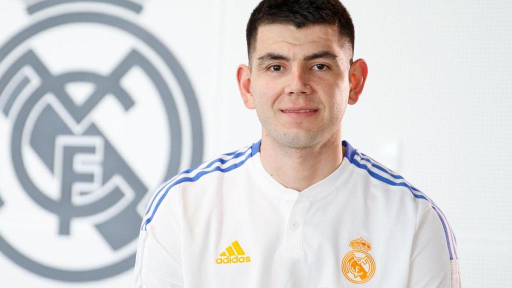 Gabriel Deck, presentado con el Real Madrid (1)