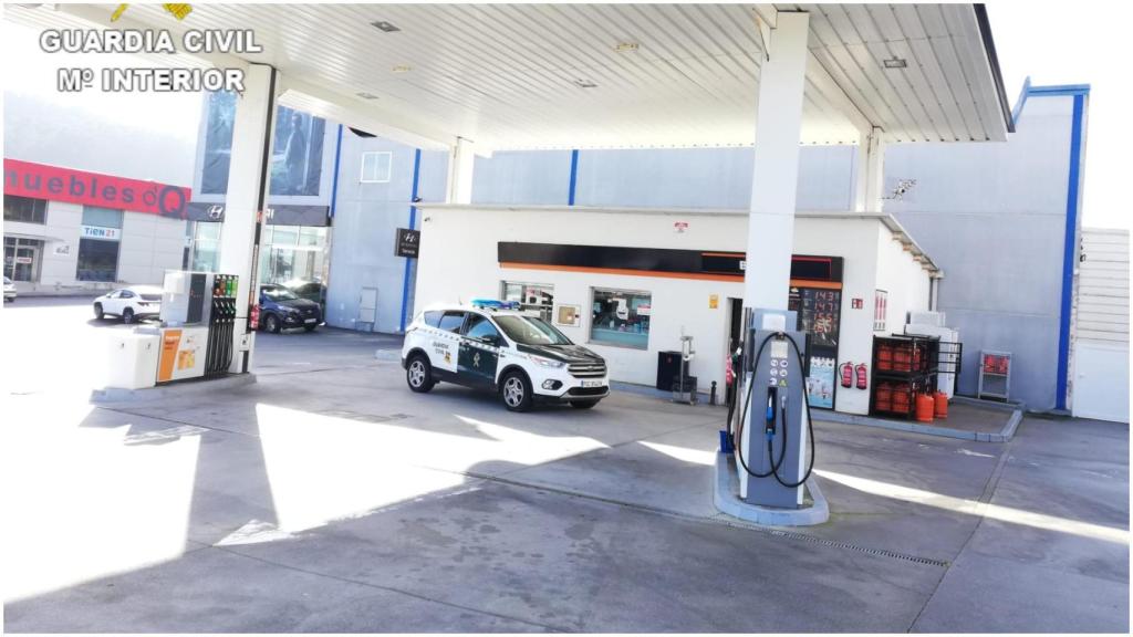 La gasolinera de Muros en la que se produjo el robo.