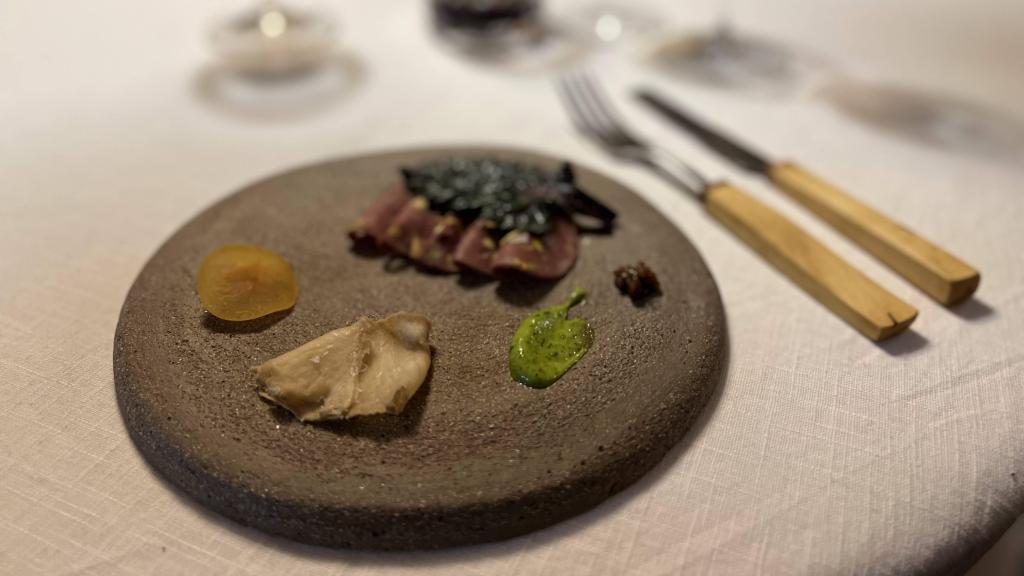 La mortadela casera de pato es uno de los bocados estrellas de Oba-