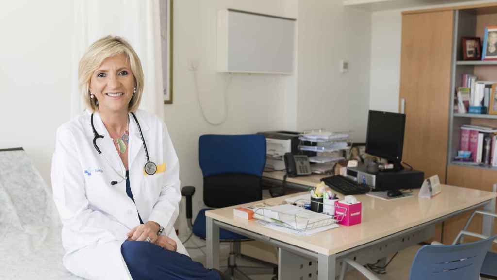 Verónica Casado en su consulta del barrio de Parquesol como Médico de Familia