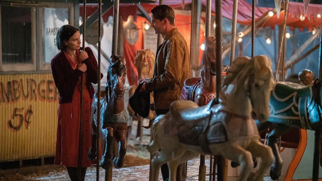 Rooney Mara y Bradley Cooper en el filme. Foto: Ray Hayes © 2021 20th Century Studios