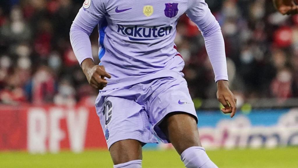 Ansu Fati encara a un defensa del Athletic