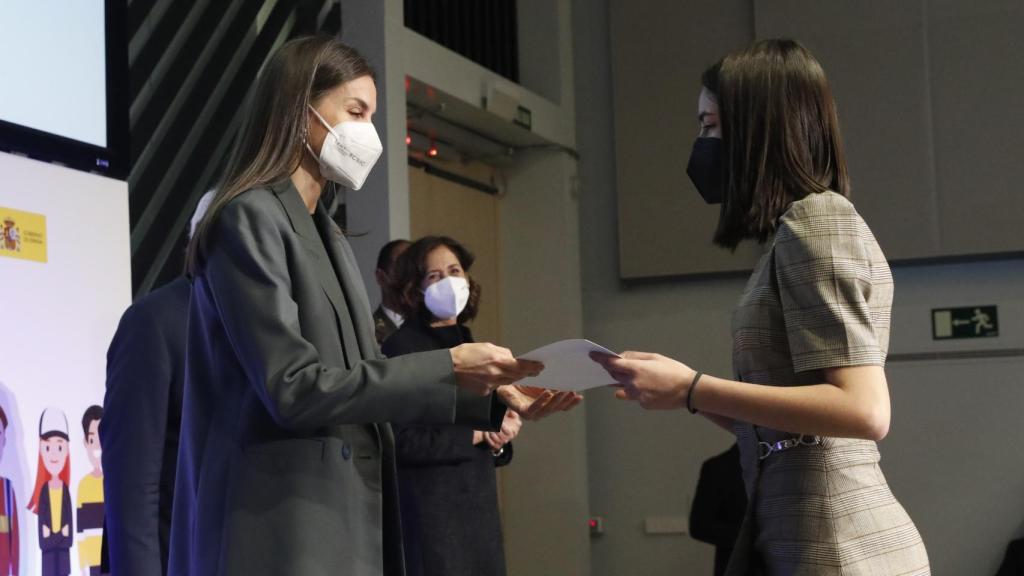 Elena Camín recibe el premio de la Reina Letizia © Casa de S.M. el Rey