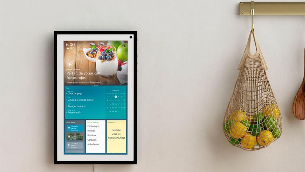 Amazon Echo Show 15 es una pantalla inteligente que reconoce al usuario