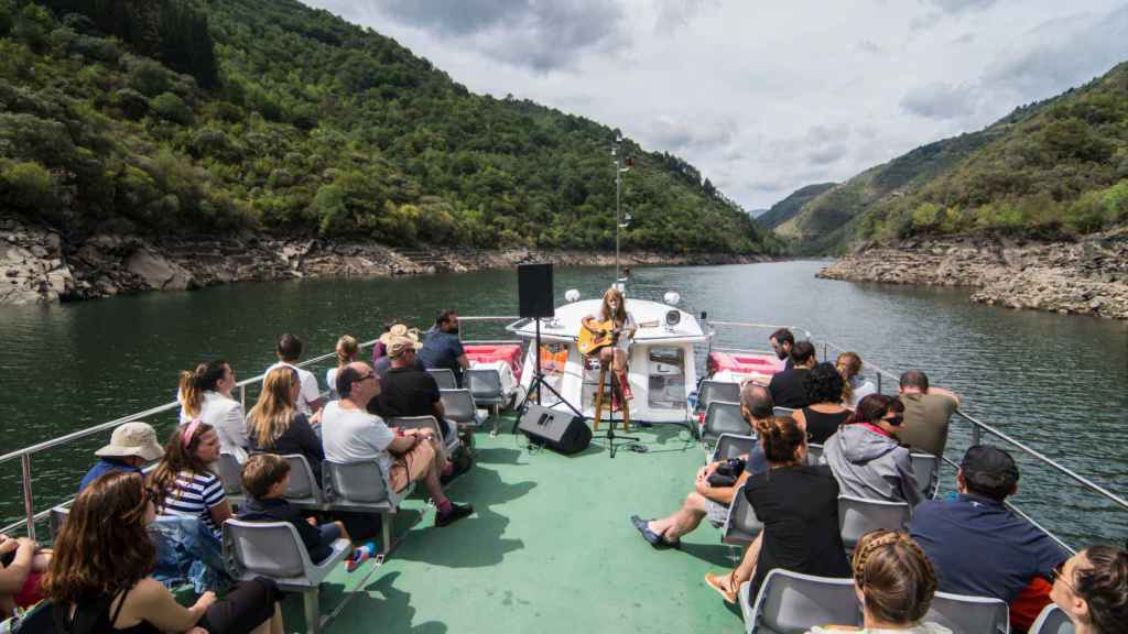 Actuación sobre el río Sil en una de las ediciones anteriores del Ribeira Sacra.
