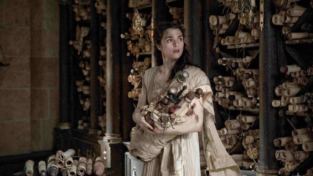 Rachel Weisz caracterizada como Hipatia de Alejandría en la película 'Ágora' de Amenábar.