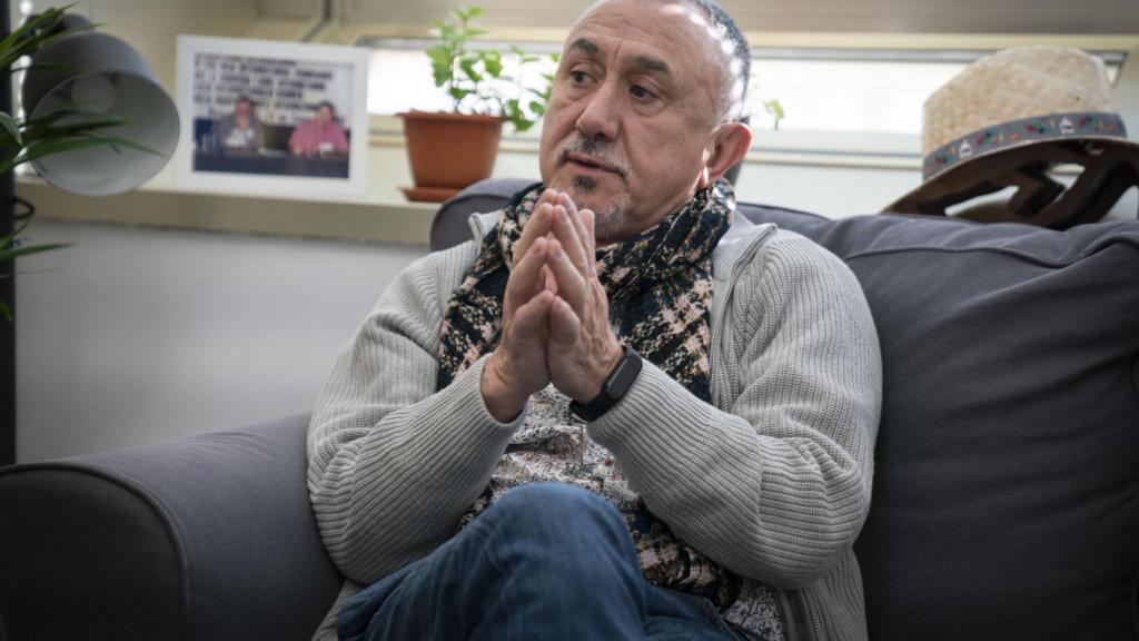Pepe Álvarez, secretario general de UGT, en su despacho, durante la entrevista.