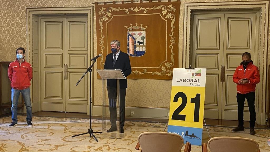 Presentación de la Media Maratón en el Ayuntamiento de Salamanca