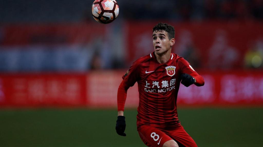 Oscar dos Santos durante un partido