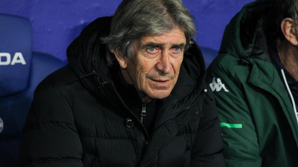 Manuel Pellegrini, en el banquillo del RCD Stadium
